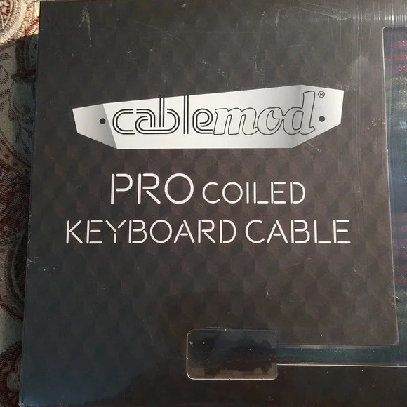 CableMod Pro Coiled Keyboard Cable - Picture 9 of 10